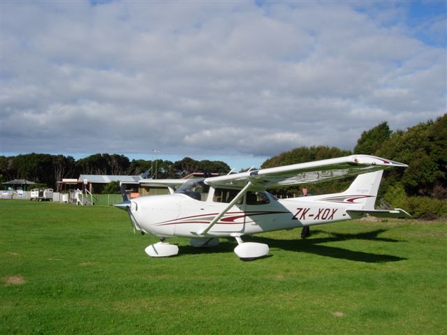 Cessna Skyhawk (ZK-XOX)