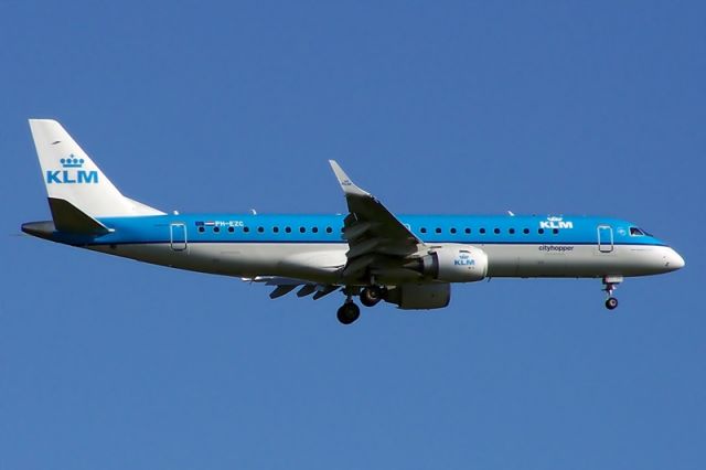 Embraer ERJ-190 (PH-EZC)