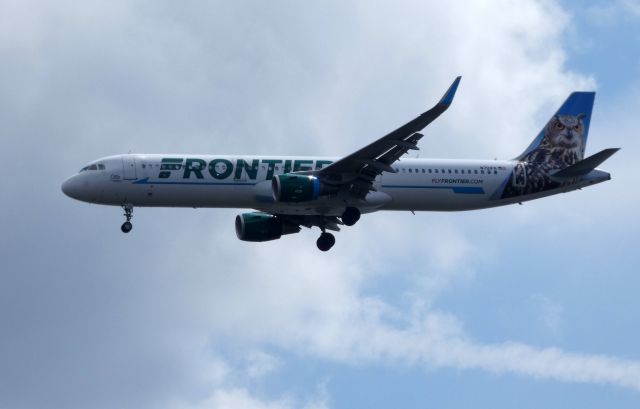 Airbus A321 (N701FR) - On final is Otto the Owl and Frontier Airlines Airbus A321 in the Summer of 2018.