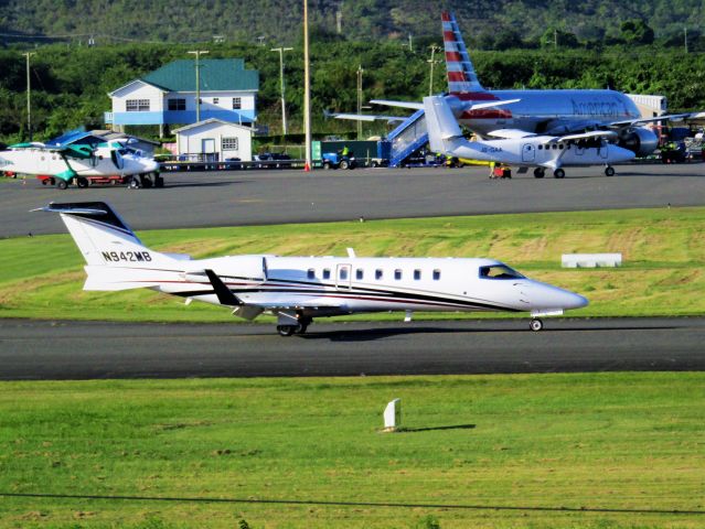 Learjet 45 (N942MB)