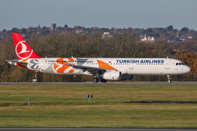 Airbus A321 (TC-JRO) - TK1994 lined up and ready to go back to Istanbul