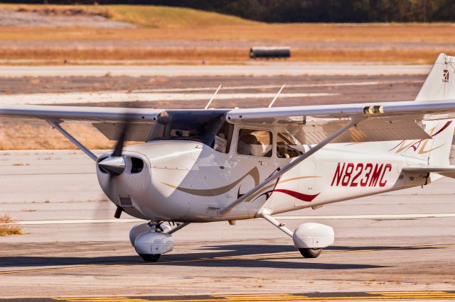 Cessna Skyhawk (N823MC) - Canon EOS SL1, EF 400mm f/5.6L