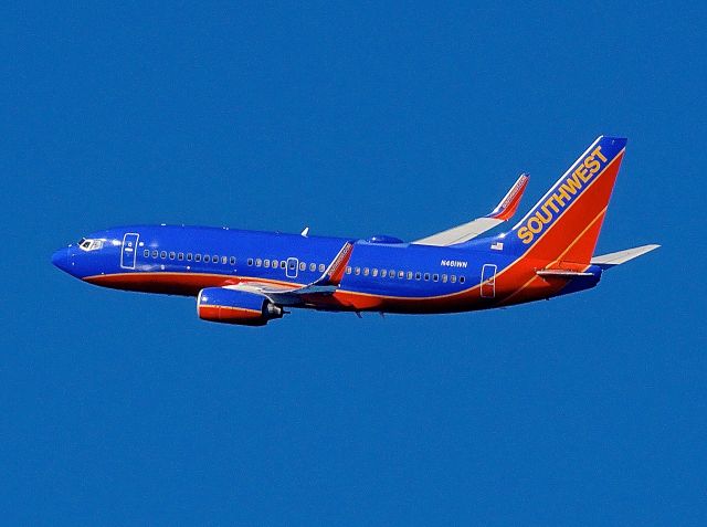 Boeing 737-700 (N461WN) - Spotted from a boat west of LAX on Jan. 3, 2015