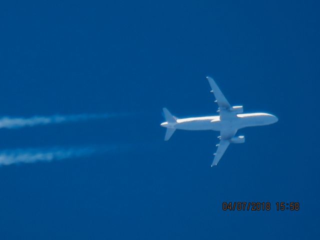 Airbus A320 (N463UA)