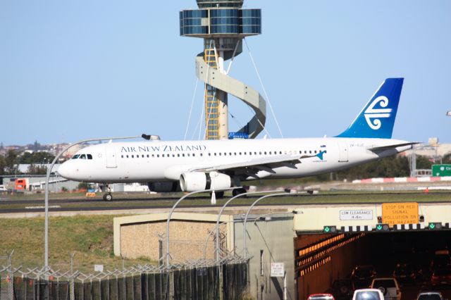 Airbus A320 (ZK-OJC)
