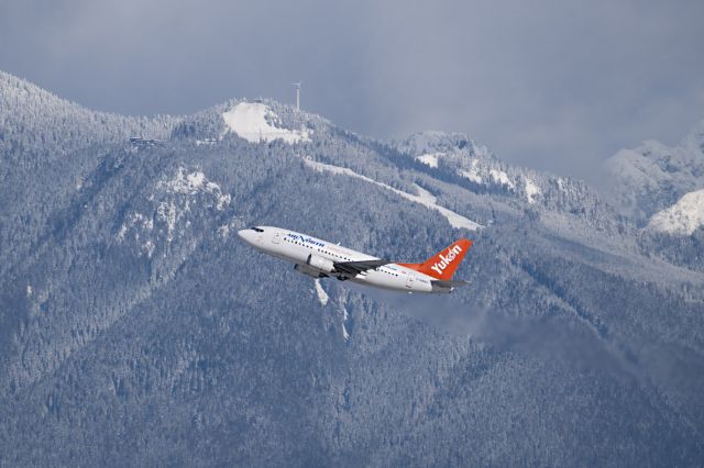 Boeing 737-500 (C-GANJ)
