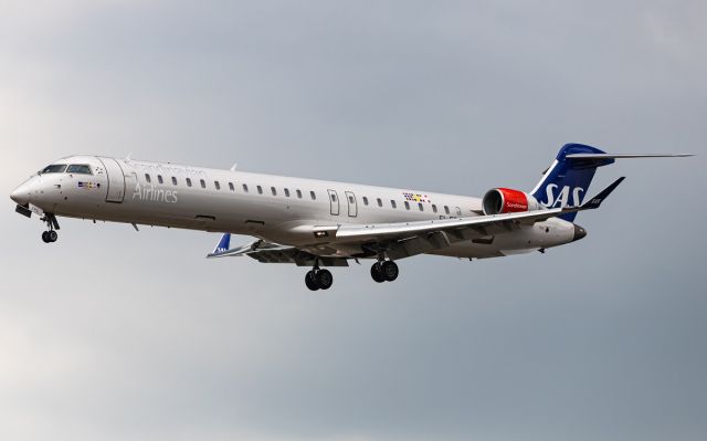 Canadair Regional Jet CRJ-900 (EI-FPX)