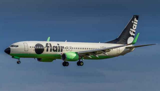 Boeing 737-800 (C-FFLA)