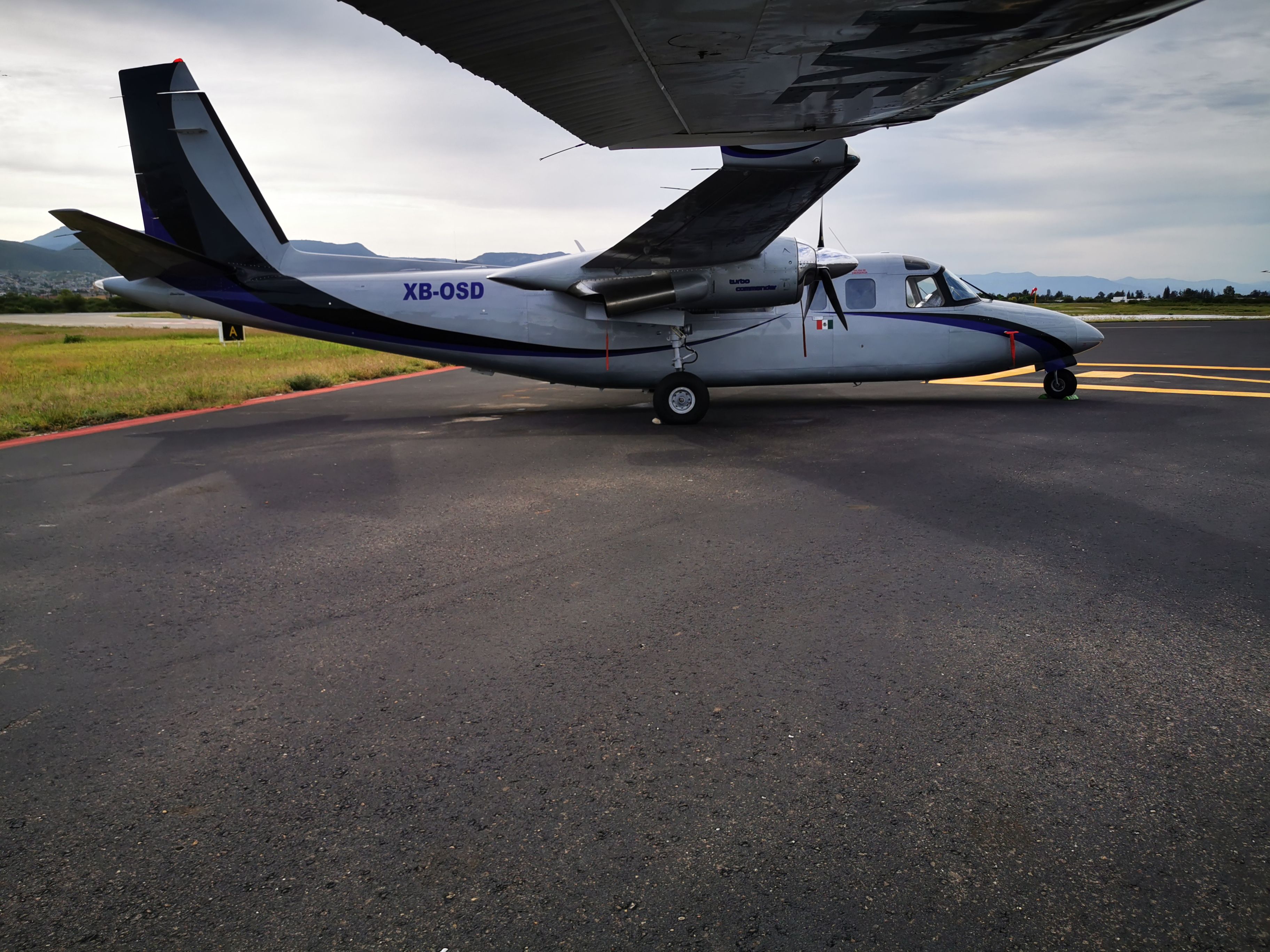 Rockwell Turbo Commander 690 (XB-OSD)