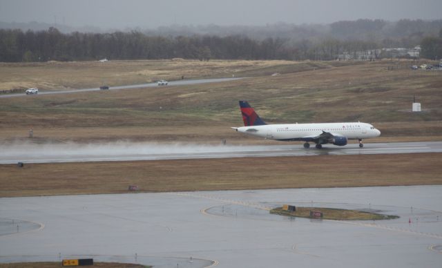 N367NW — - Rainy day takeoff from 18L at CVG