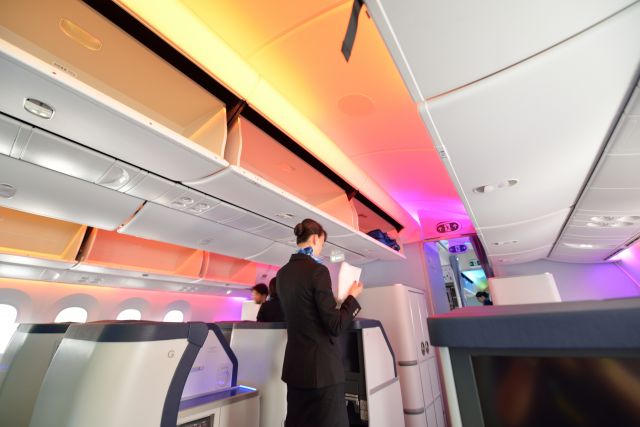 — — - Boeing 787-8