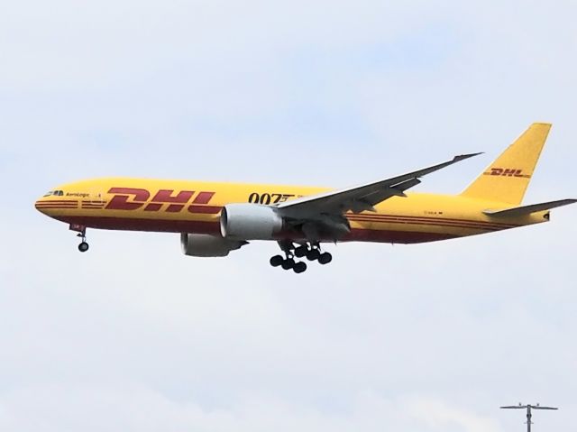 BOEING 777-200LR —