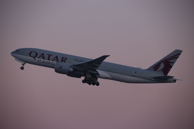 Boeing 777-200 (A7-BFJ)
