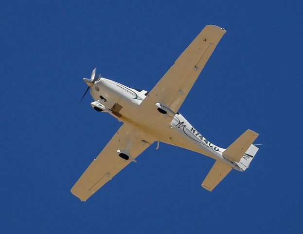 Cirrus SR-22 (N744CD)