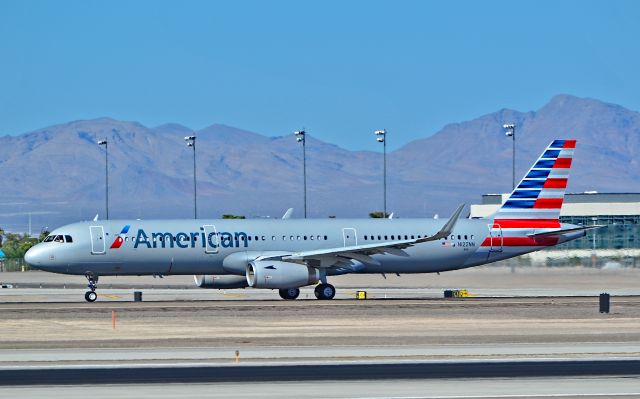 Airbus A321 (N122NN) - N122NN American Airlines 2014 Airbus A321-231(WL) - cn 6252 - First Flight:  25. Aug 2014br /br /Las Vegas - McCarran International Airport (LAS / KLAS)br /USA - Nevada September 19, 2014br /Photo: Tomás Del Coro