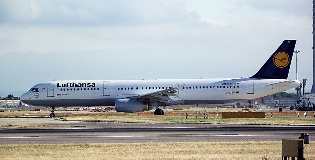 Airbus A321 (D-AISU) - Lufthansa