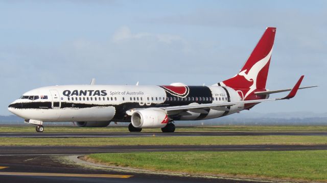 Boeing 737-800 (VH-XZJ) - Mendo at Auckland.