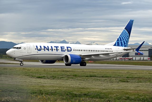Boeing 737 MAX 8 (N77259)