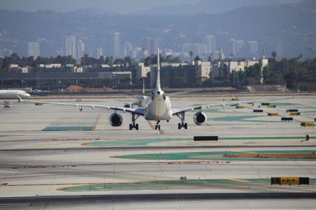Airbus A330-200 (B-6537)