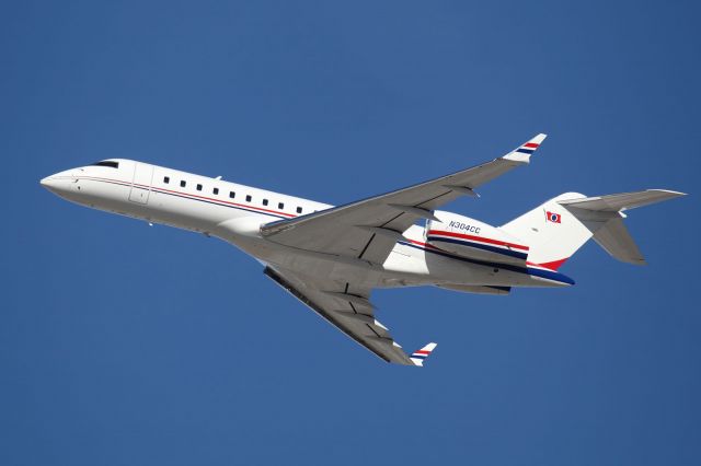 Bombardier Global Express (N304CC) - Formerly owned by Carnival Corporation. Still with their markings and registration.