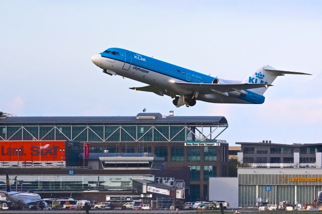 Fokker 70 (PH-WXC)