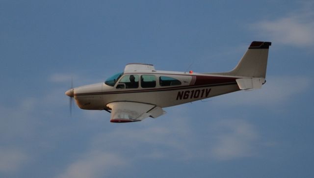 Beechcraft Bonanza (33) (N6101V)