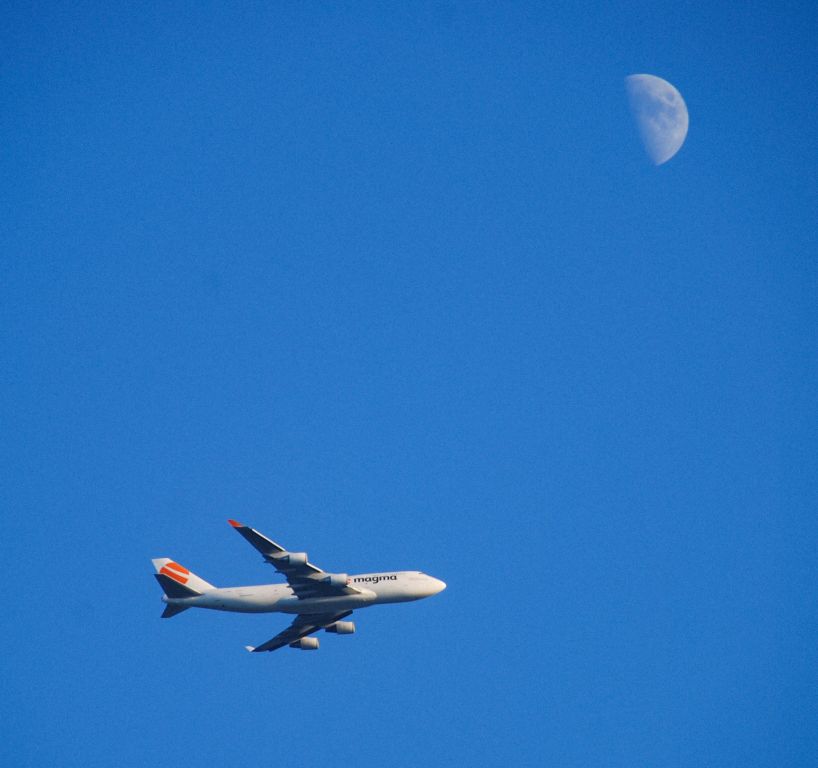 Boeing 747-400 (TF-AMP) - Always have your good cameras handy on a pretty evening!  Arriving from Frankfurt with the moon in clear view!