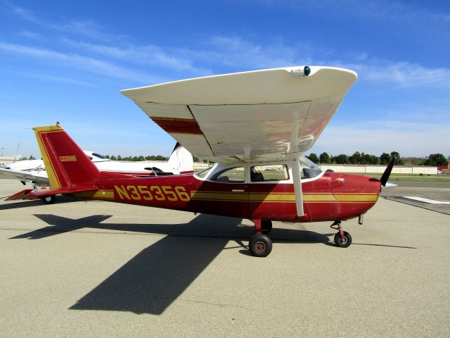 Cessna Skyhawk (N35356) - On the ramp