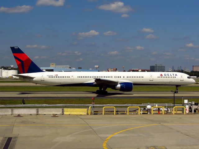 BOEING 757-300 (N583NW)