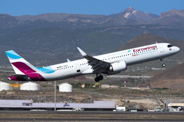 Airbus A321 (D-AEEB) - Tenerife Sur - Reina Sofia (TFS / GCTS) - Spainbr /br /Photo taken: December 8, 2023br /br /Operator: Eurowingsbr /Type: Airbus A321-251NXbr /Registration: D-AEEBbr /Serial: 11448