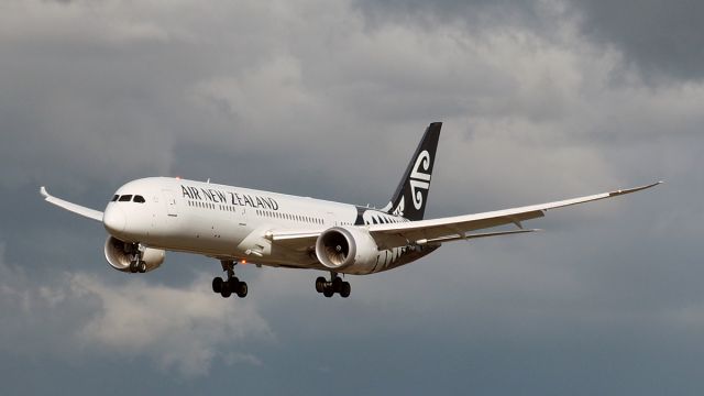 Boeing 787-9 Dreamliner (ZK-NZK) - Boeing 787-9 Air New Zealand ZK-NZK R03 YPPH 120618.