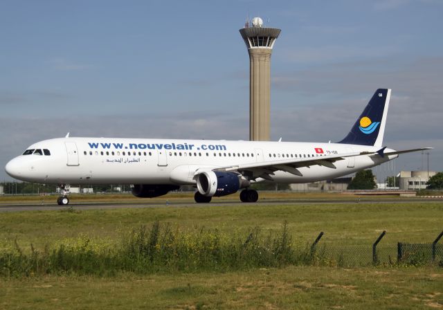 Airbus A321 (TS-IQB)