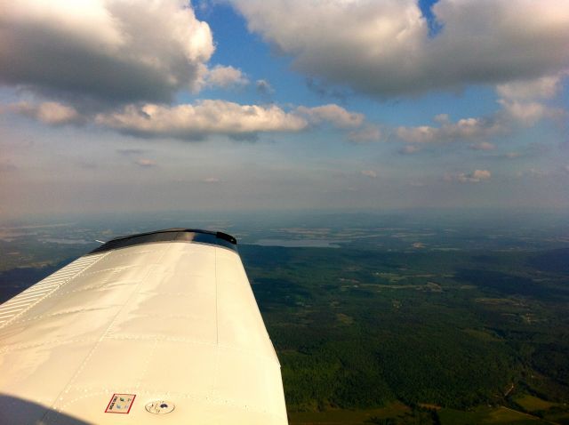 Piper Cherokee (N48PR)