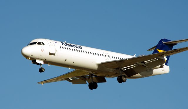 Fokker 100 (VH-FWI)