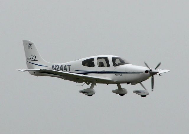 Cirrus SR-22 (N244T) - Landing at Shreveports Downtown Airport.