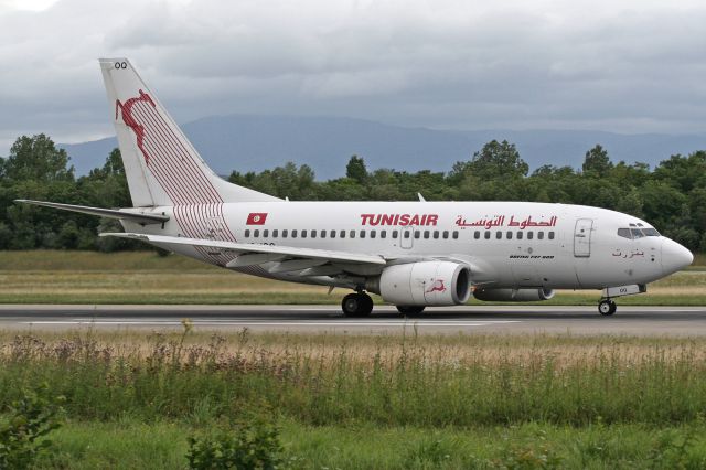 BOEING 737-600 (TS-IOQ)