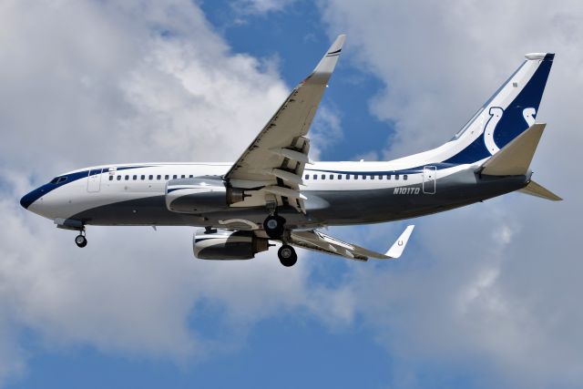 Boeing 737-700 (N101TD) - 23-R 07-13-22