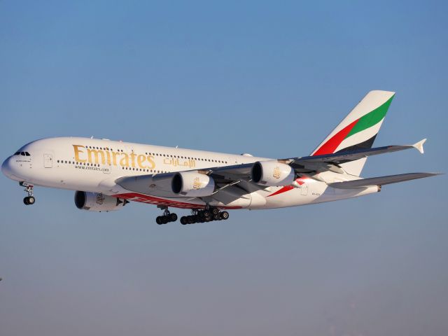 Airbus A380-800 (A6-EDS)