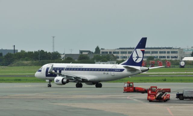 Embraer 175 (SP-LIA) - LOT Embraer ERJ-175STD SP-LIA in Copenhagen 