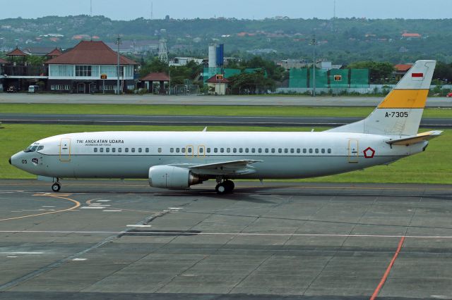 BOEING 737-400 (A7305)