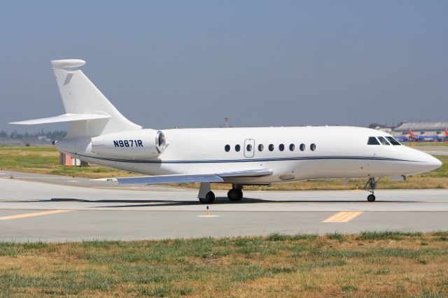 Dassault Falcon 2000 (N9871R)