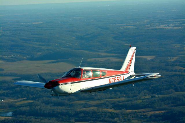 Piper Cherokee (N7658J) - Air to Air photos of N7658J over Athens, AL. 