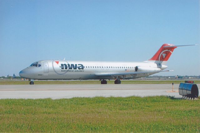 Douglas DC-9-10 —