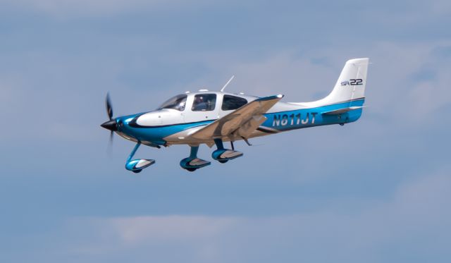 Cirrus SR-22 (N811JT)