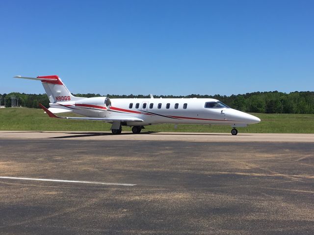 Bombardier Learjet 75 (N90GS) - Taxiing in to Jackson Air Charter