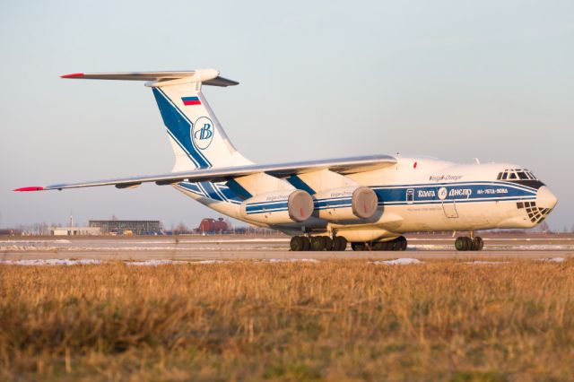 Ilyushin Il-76 (RA-76951) - sunset...