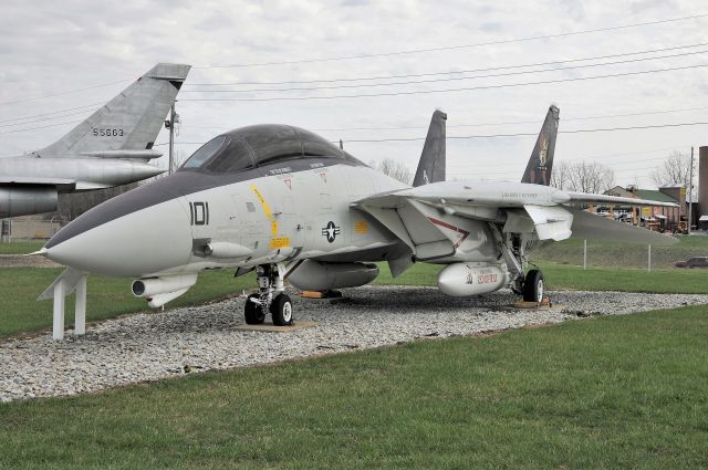 Grumman F-14 Tomcat (16-2912)