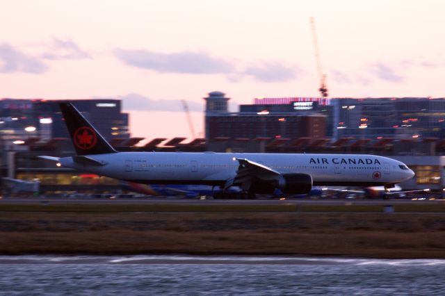 BOEING 777-300ER (C-FIVX)