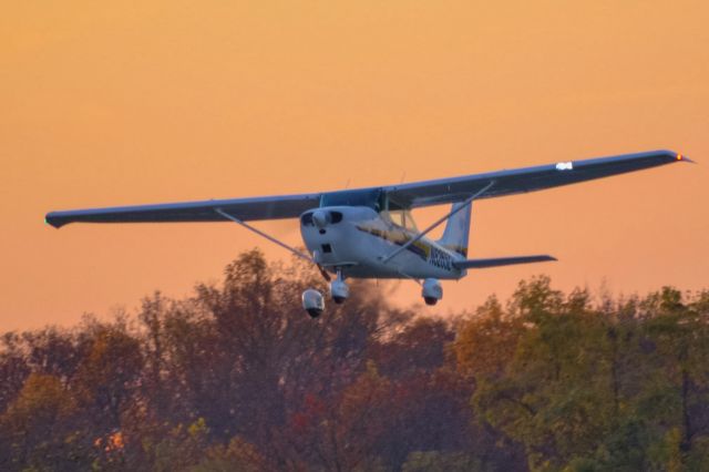 Cessna Skyhawk (N8265L)