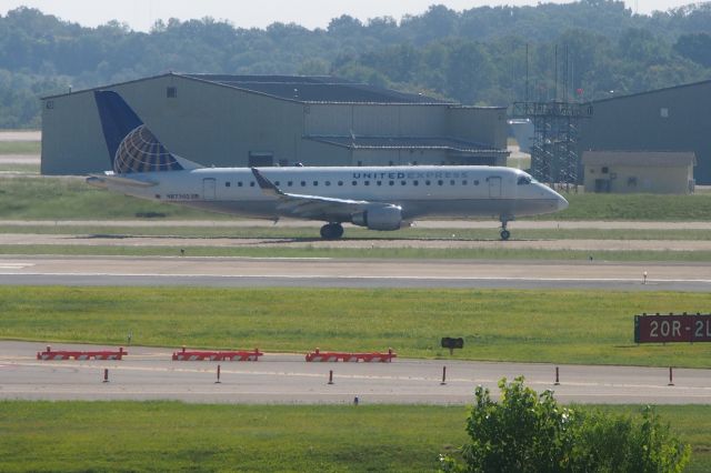 Embraer 170/175 (N87360)